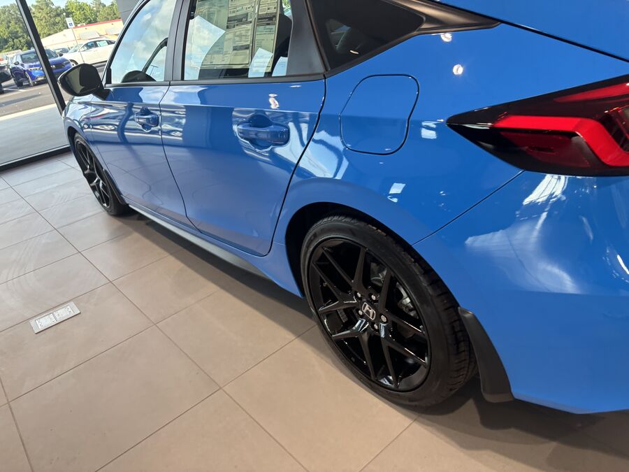 Detailed vehicle front end